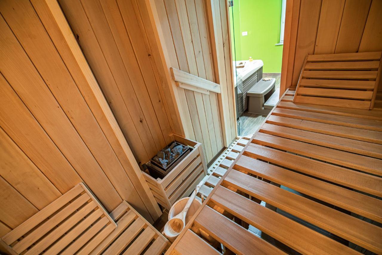 Holiday Home With Hot Tub And Sauna Sabina Rovte Dış mekan fotoğraf